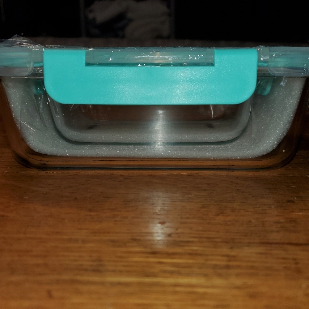 2 Piece Glass Food Storage with Locking Lids - Picture 7 of 7